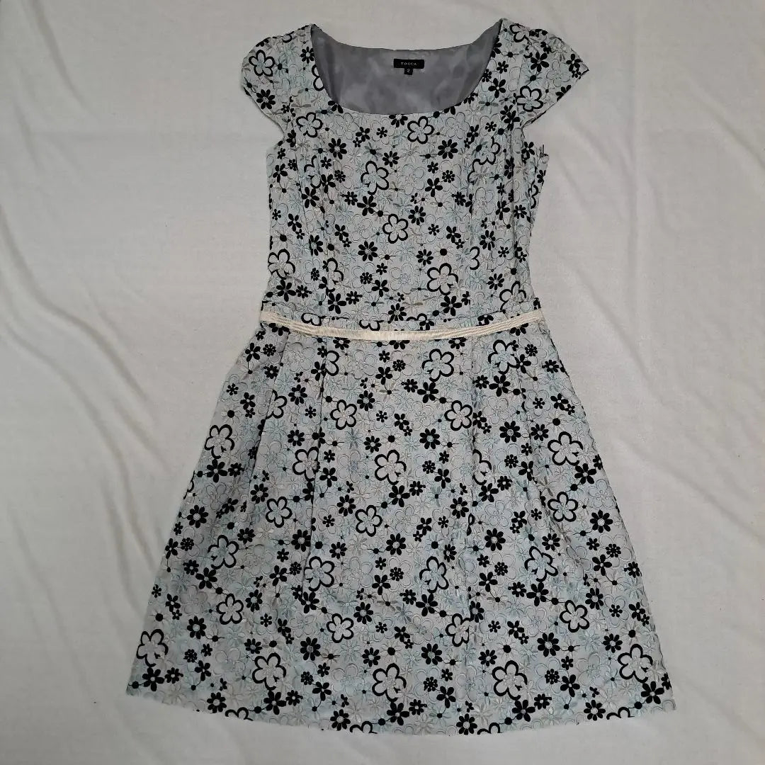 Vestido de manga corta con estampado floral de TOCCA, talla 2