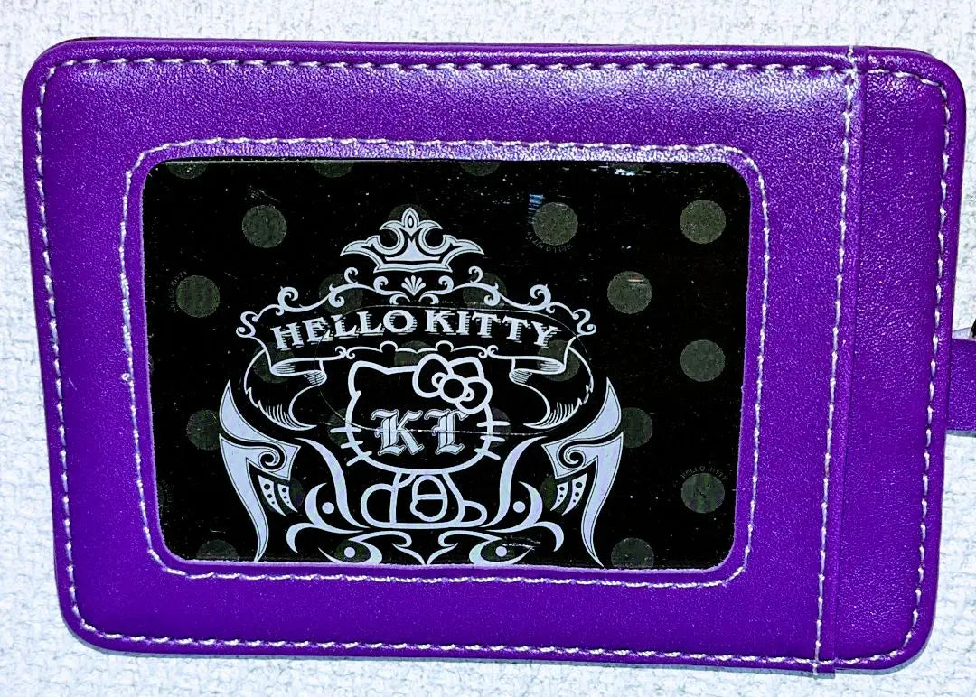 ✿ Beautiful goods ✿ 50th Anniversary Hello Kitty -chan fixed reel regular pass case ✿ New | ✿美品✿５０周年ハローキティーちゃん　固定リール付き　定期入れ　パスケース✿新品