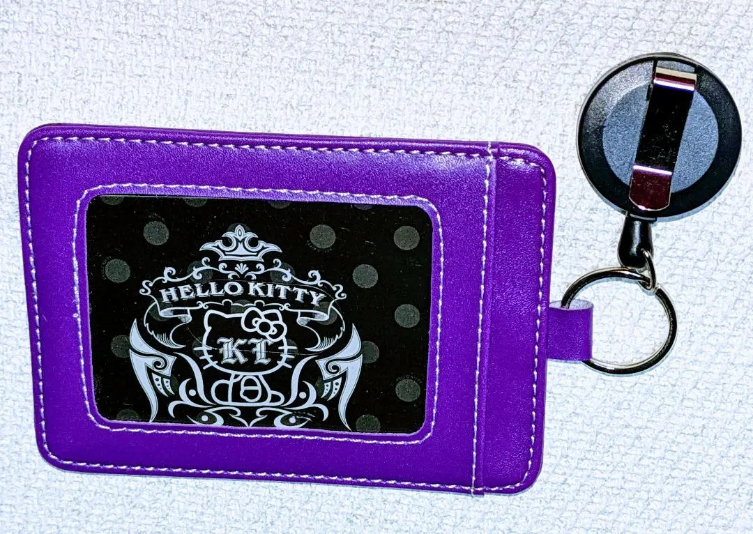 ✿ Beautiful goods ✿ 50th Anniversary Hello Kitty -chan fixed reel regular pass case ✿ New | ✿美品✿５０周年ハローキティーちゃん　固定リール付き　定期入れ　パスケース✿新品