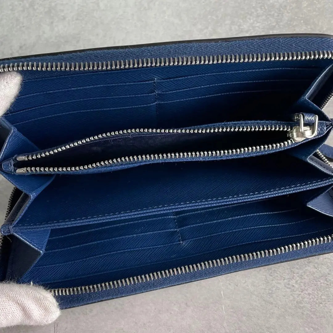 [Extremely beautiful] Prada long wallet embossed triangular logo Saffiano leather navy