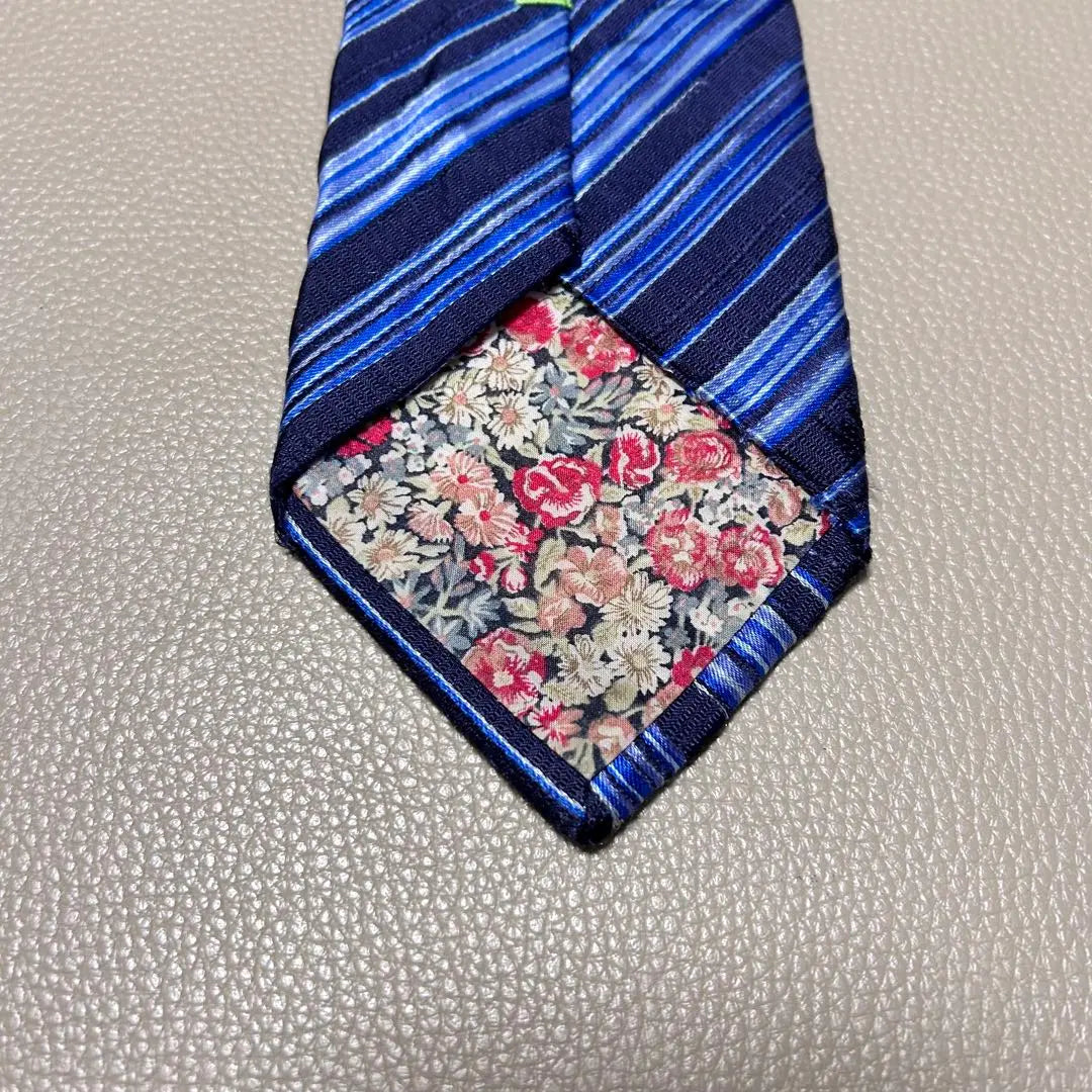 Corbata Paul Smith con rayas y lunares, cuadros, azul marino y estampado floral