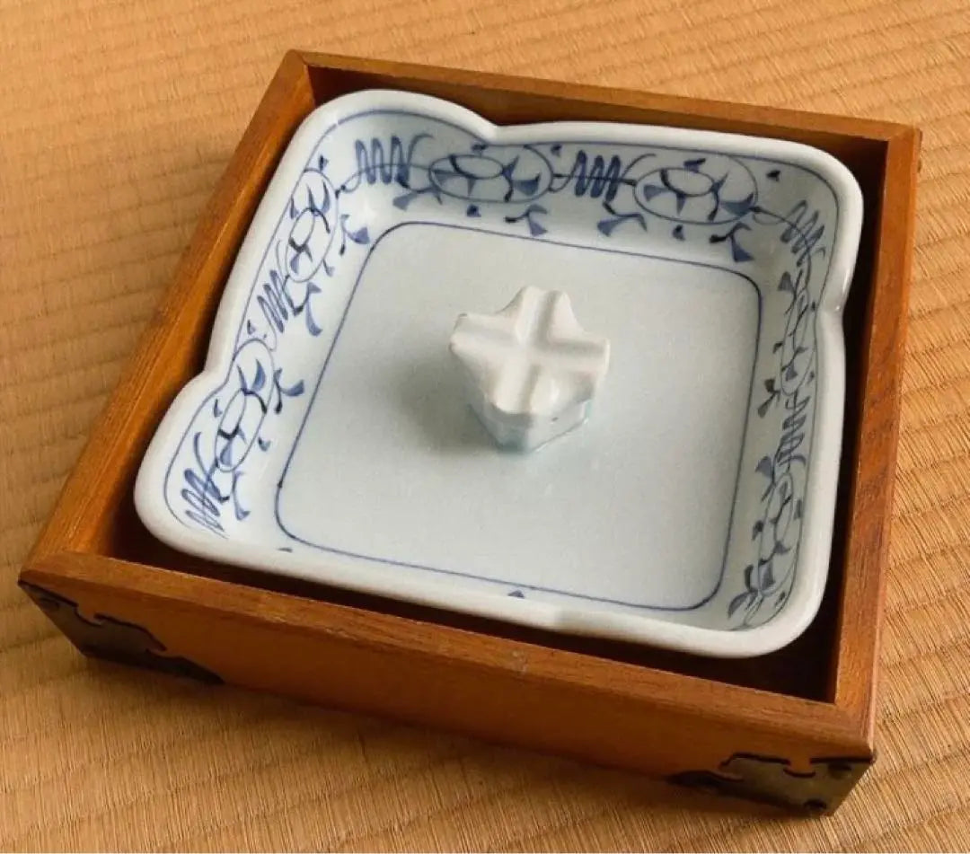 [Arita ware] [Iwatoku Kiln] Rare Small item holder Ornament Ashtray