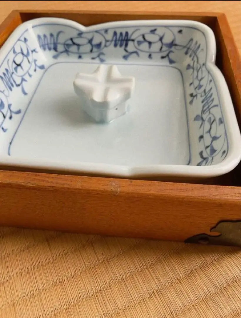 [Arita ware] [Iwatoku Kiln] Rare Small item holder Ornament Ashtray