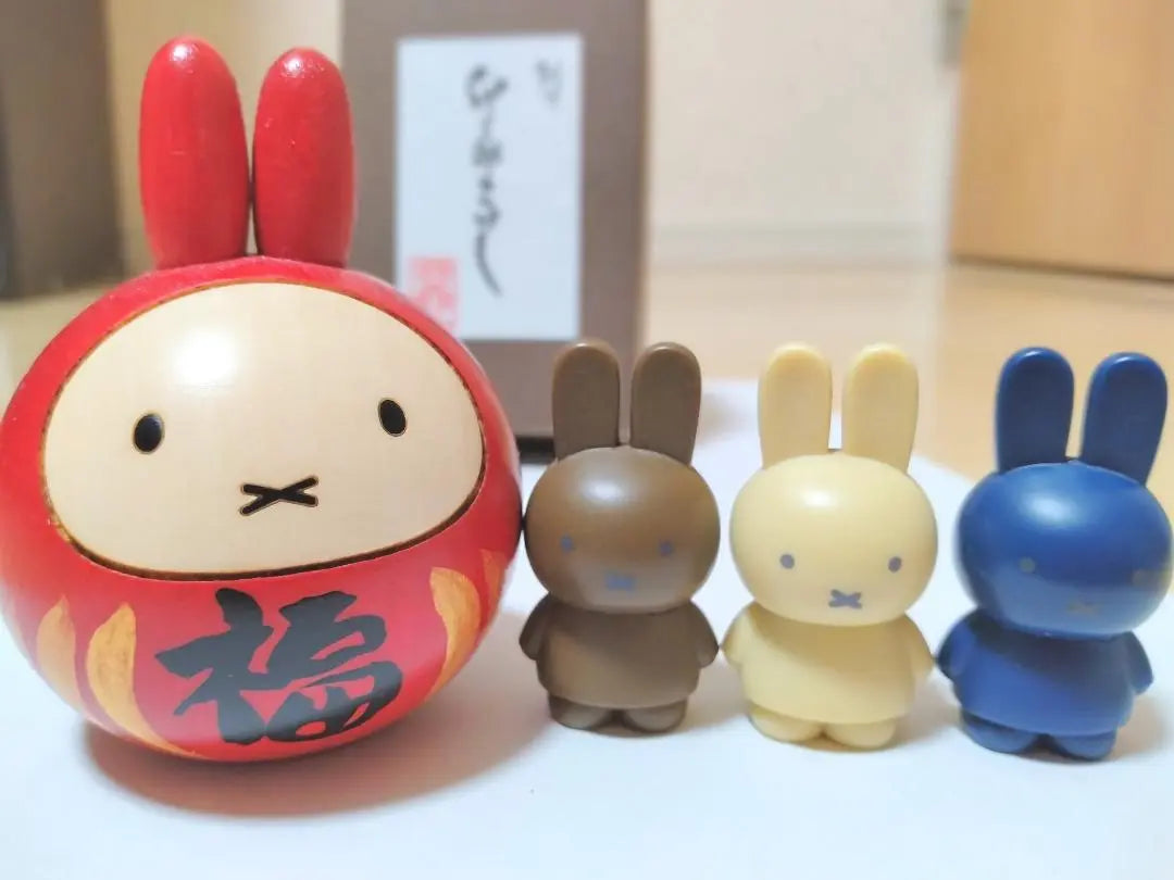 Usaburo Kokeshi Miffy (Fukudaruma) con bonificación