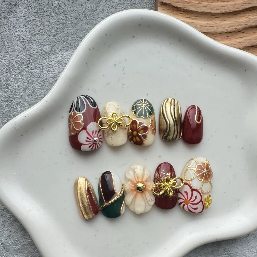 Puntas de uñas, patrón japonés, flor, patrón floral, uñas con matices, ceremonia de mayoría de edad, ceremonia de graduación, novia