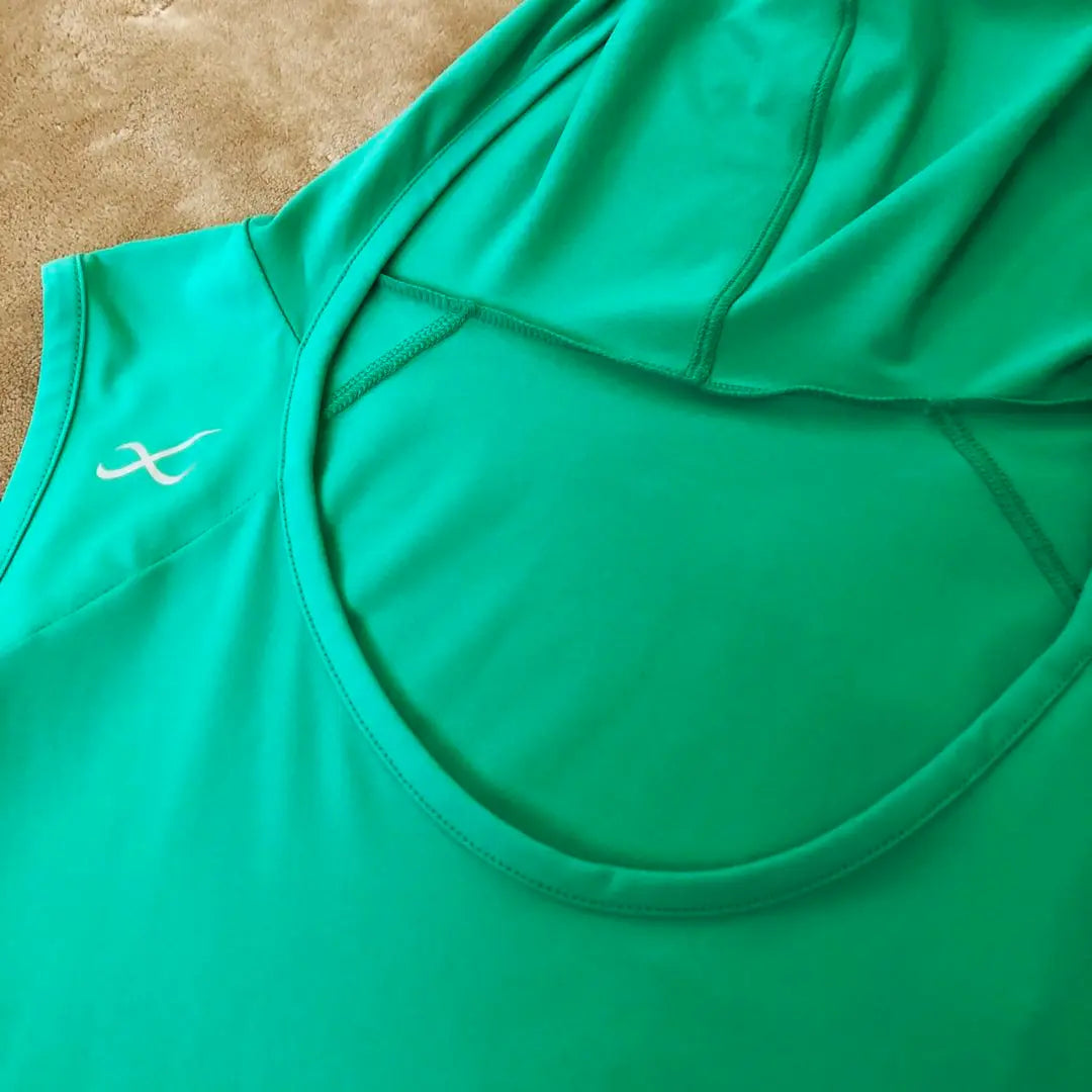 Beautiful condition ✨ CW-X Sports Dress Sleeveless Hoodie Size L