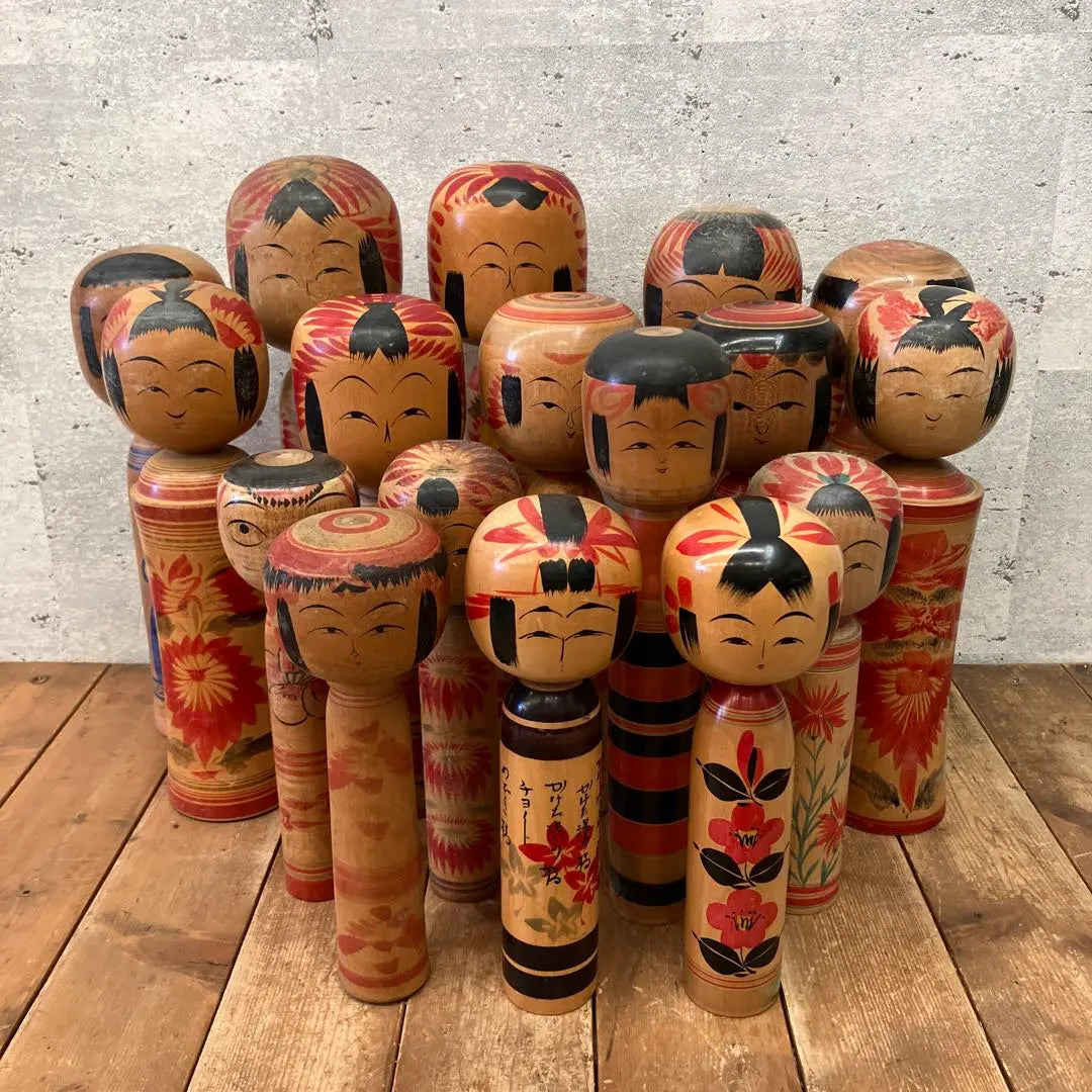 Juego pequeño de kokeshi retro Showa color mostaza de 17 piezas, venta al por mayor, gran cantidad, adorno, decoración