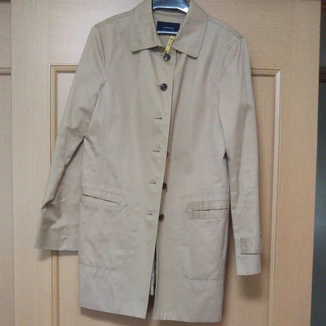 Coat. The length is 72cm. It's easy to wear.