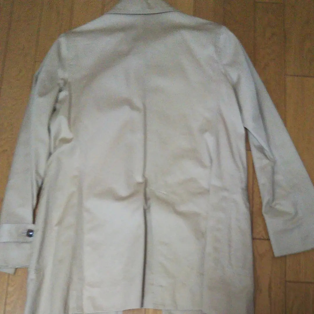 Coat. The length is 72cm. It's easy to wear.