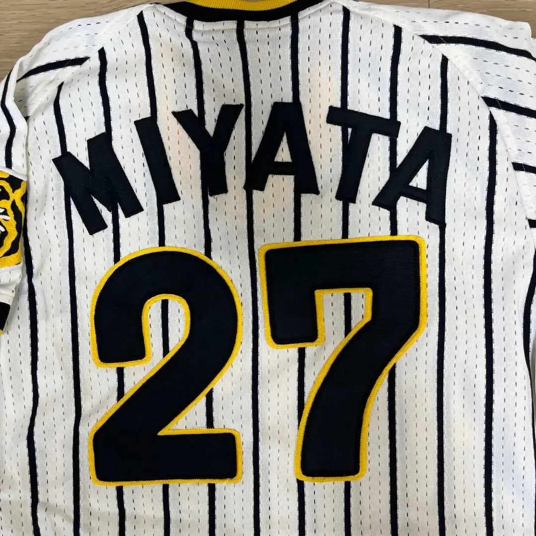 Super rare Hanshin Tigers Miyata Norikei, practical uniform, Kubota Slugger, made by Descente