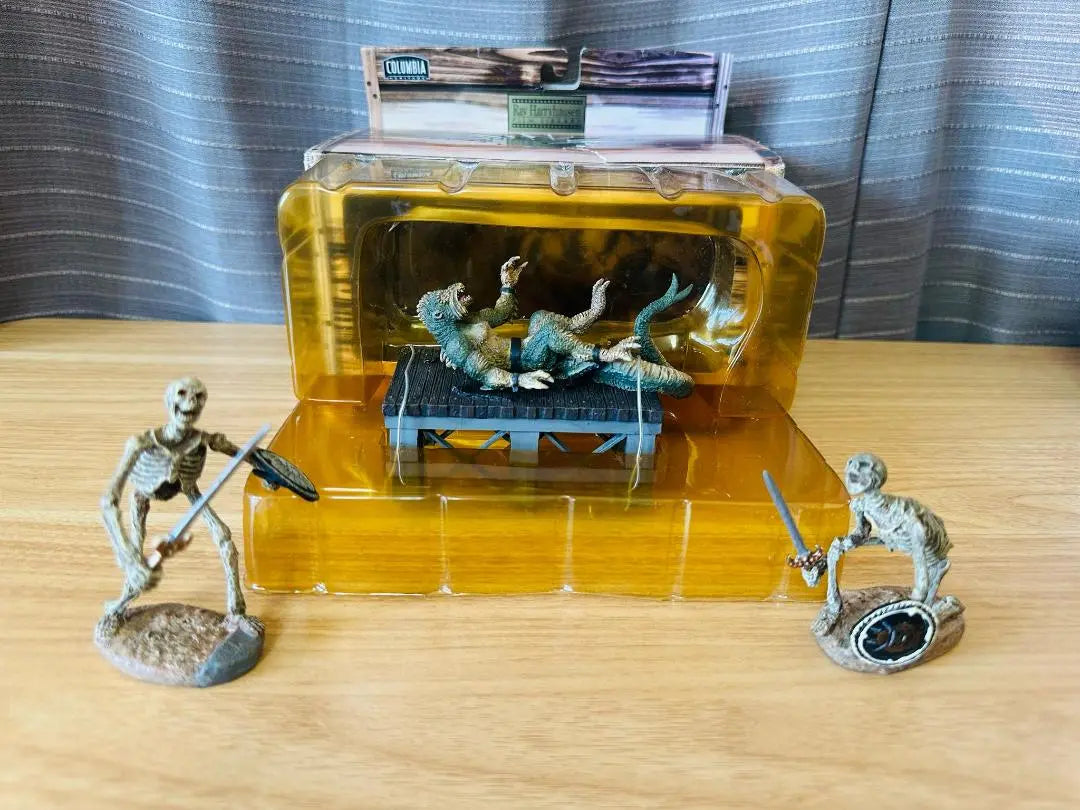 XPLUS Ray Harryhausen Ema Ryu Experiment Table