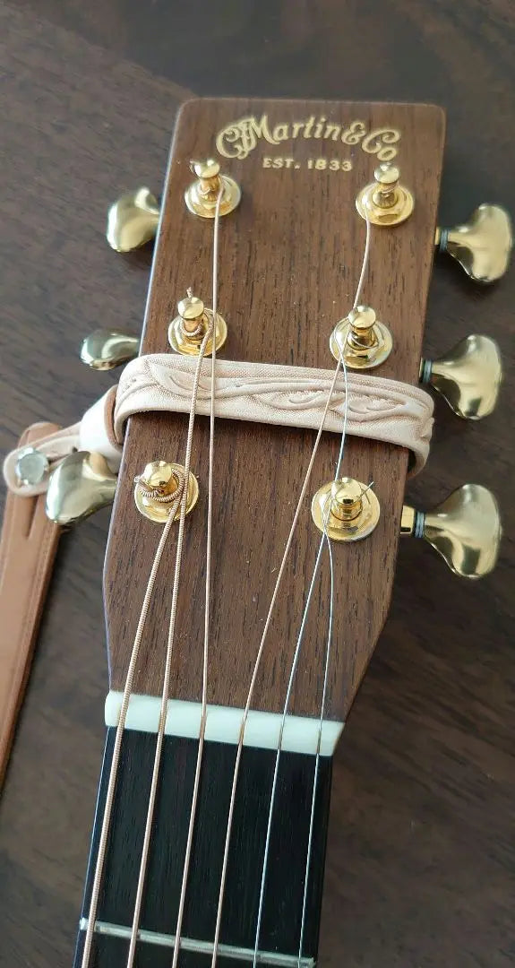 Vintage Western Guitar Headstock Guitar Strap