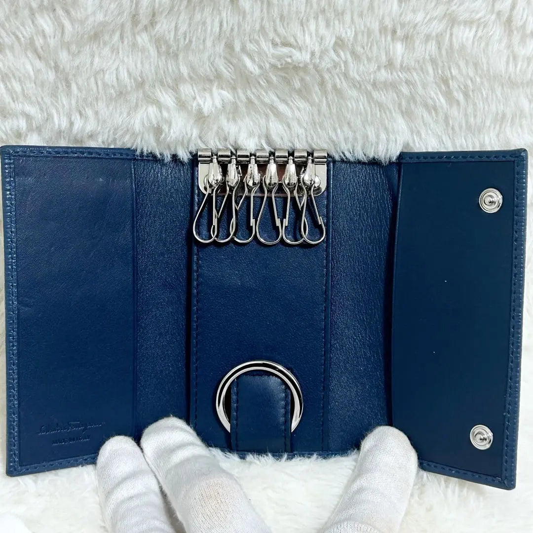 Beautiful condition Salvatore Ferragamo key case 6-strand Saffiano leather Blue