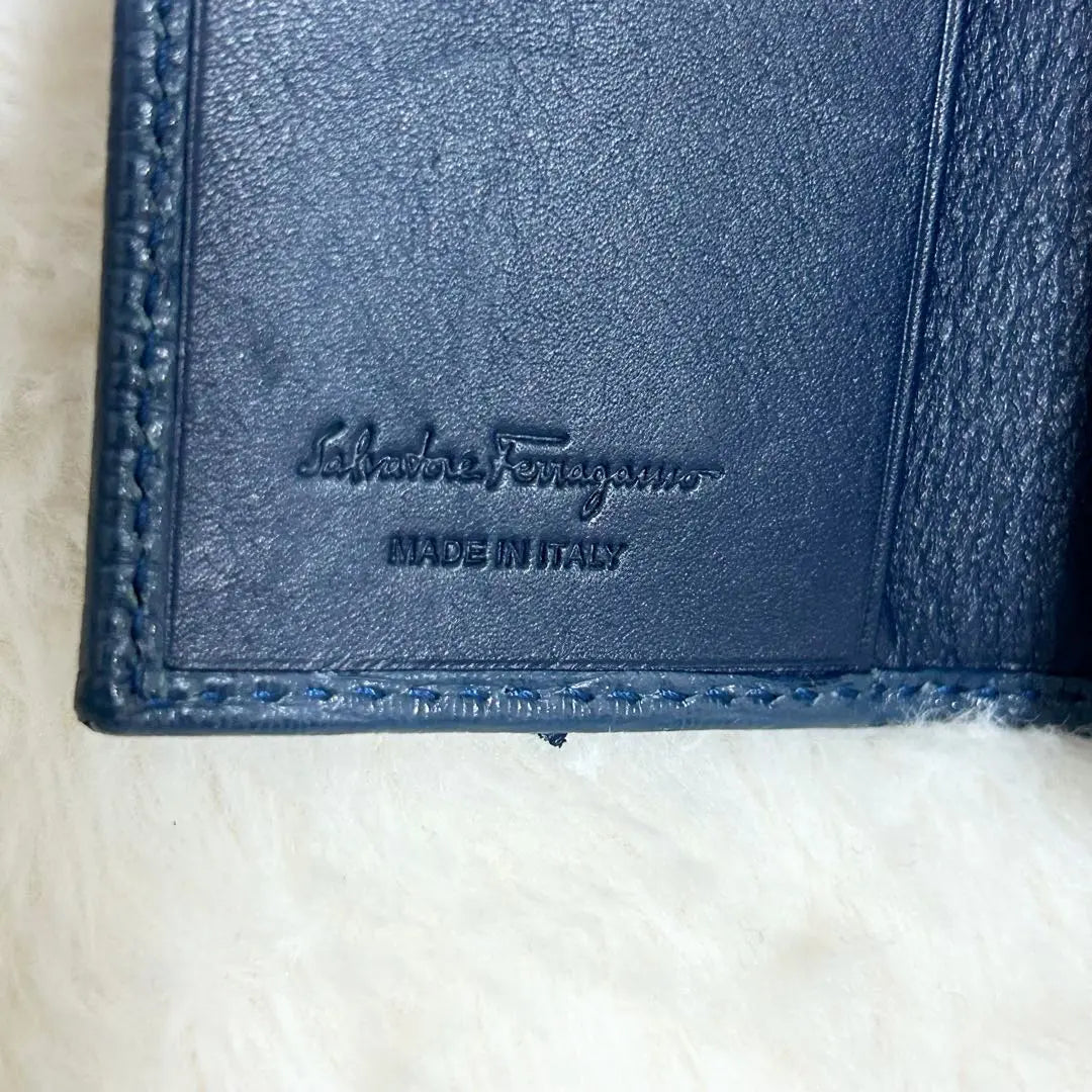 Beautiful condition Salvatore Ferragamo key case 6-strand Saffiano leather Blue