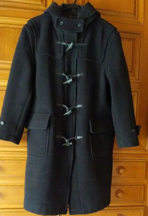 Uniqlo black duffel coat (L) 95% wool