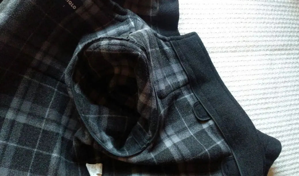 Abrigo de lana Uniqlo negro (L) 95 % lana