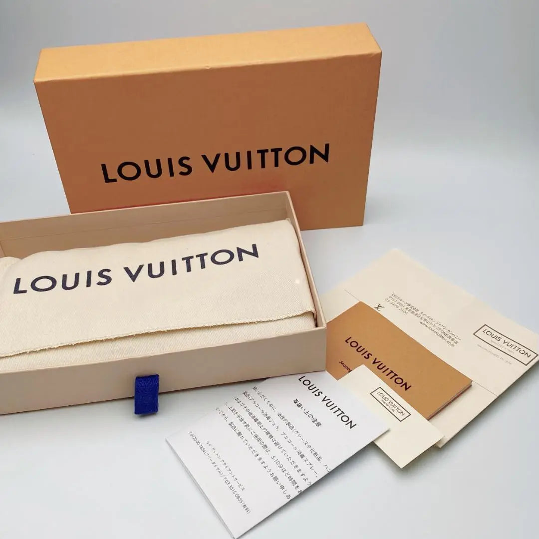 Brand new, unused Louis Vuitton Python Zippy Wallet Genuine Product Guaranteed 1722