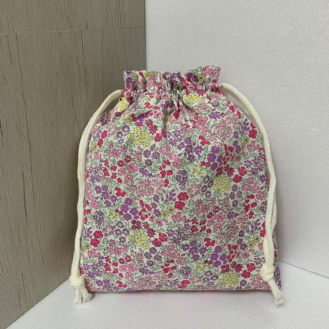 Ahora aceptamos pedidos de bolsas para lecciones, bolsas para pantuflas, fundas para capuchas para prevención de desastres, bolsas para almuerzo, bolsas para uniformes de gimnasia, etc.