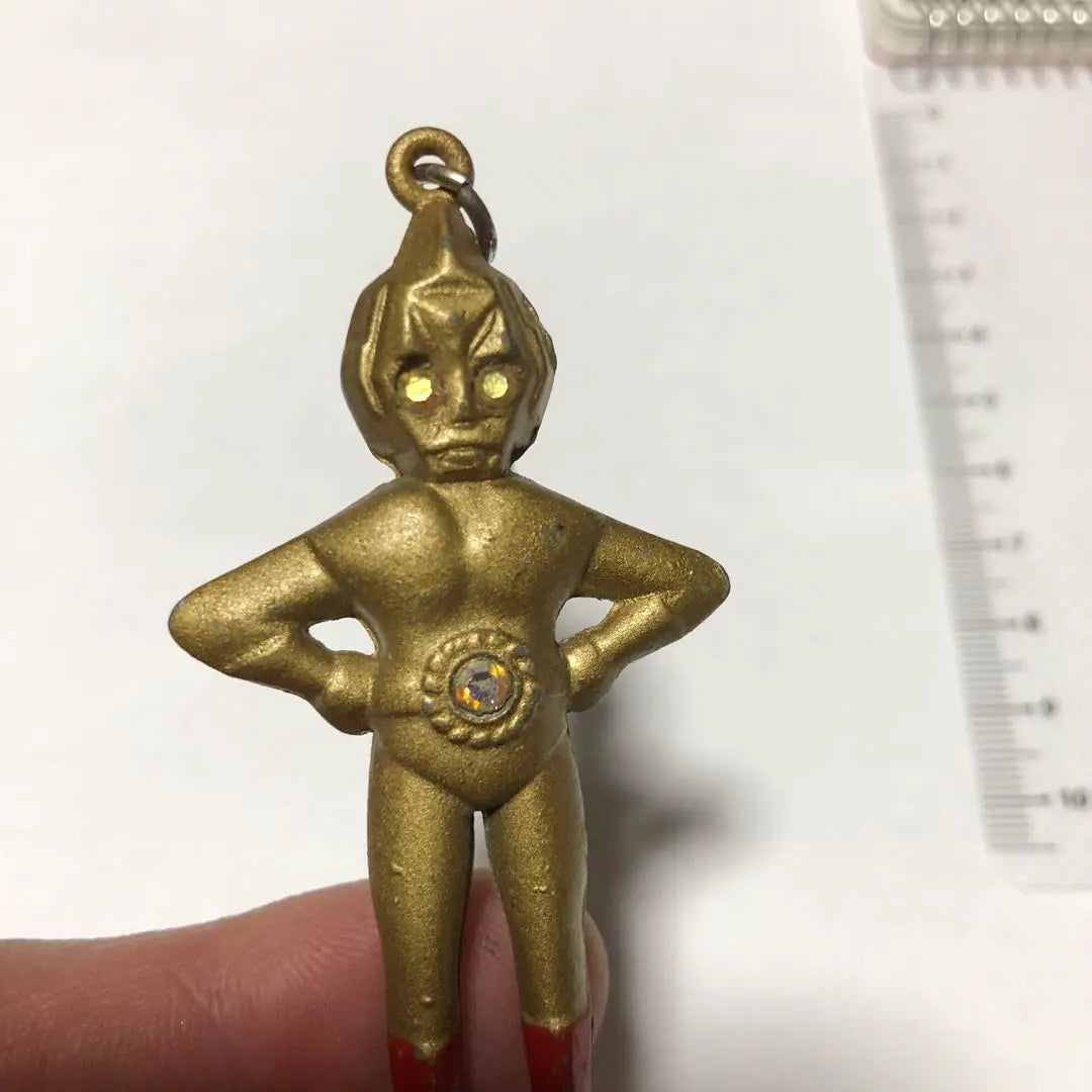 Character-type metal keychain Spectrum Man