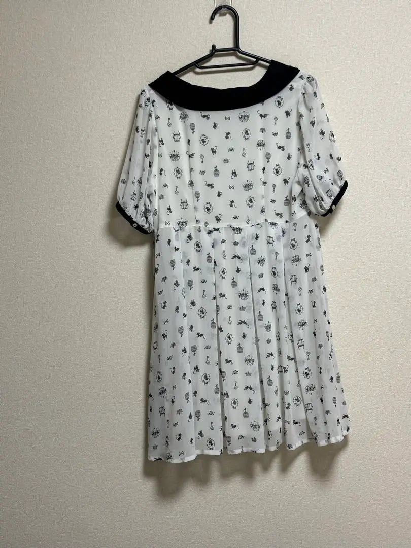 EMSEXCITE Dress White Short Sleeve Black Cat