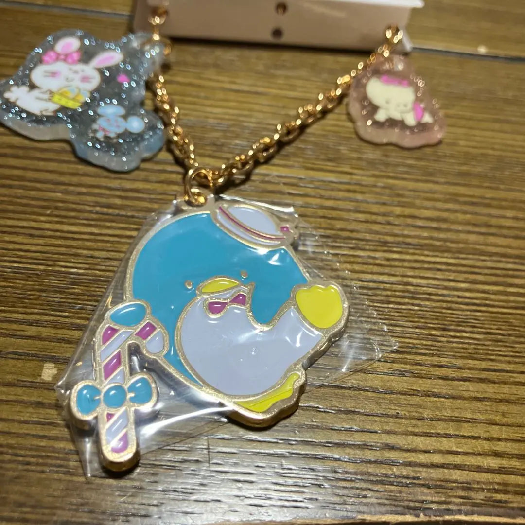 Venta limitada de hoy: llavero retro de Sanrio con esmoquin Sam