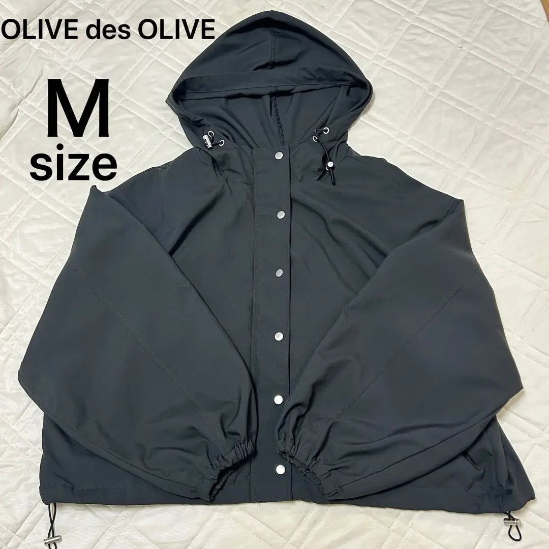 Chaqueta negra con capucha OLIVE des OLIVE