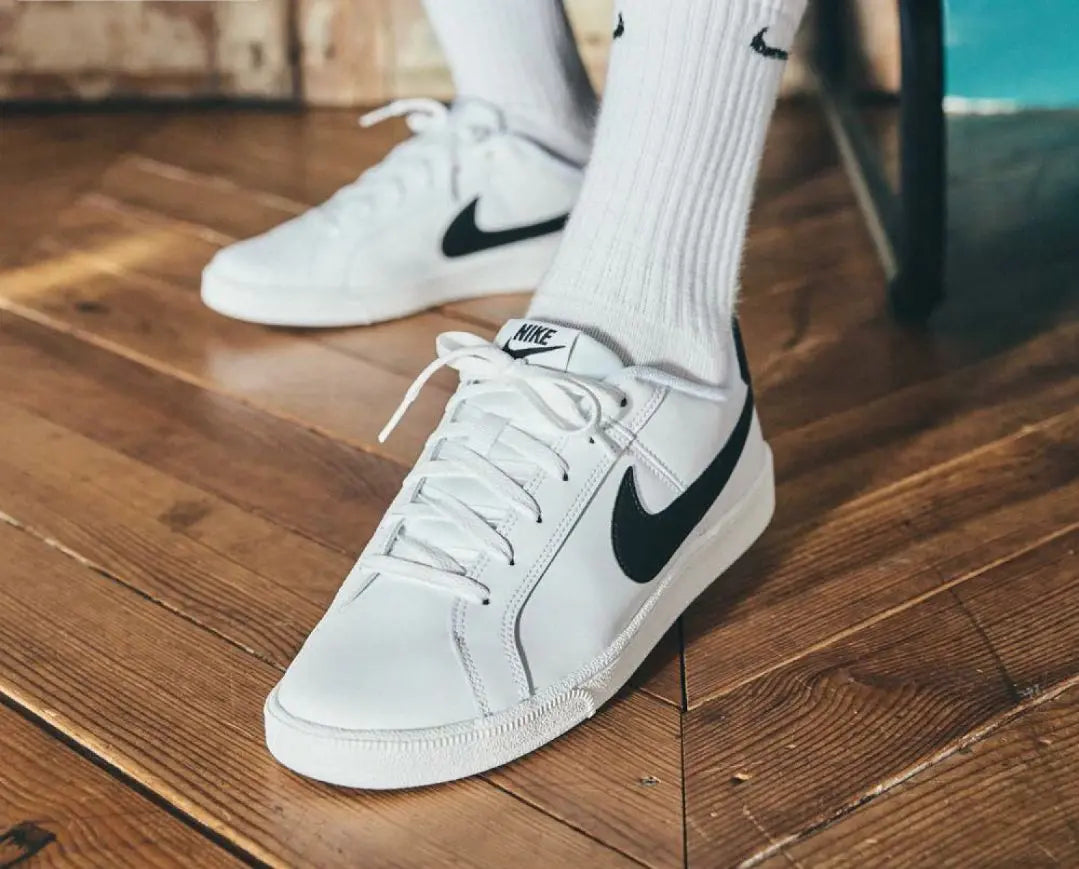 Nike COURT ROYALE (26.5)