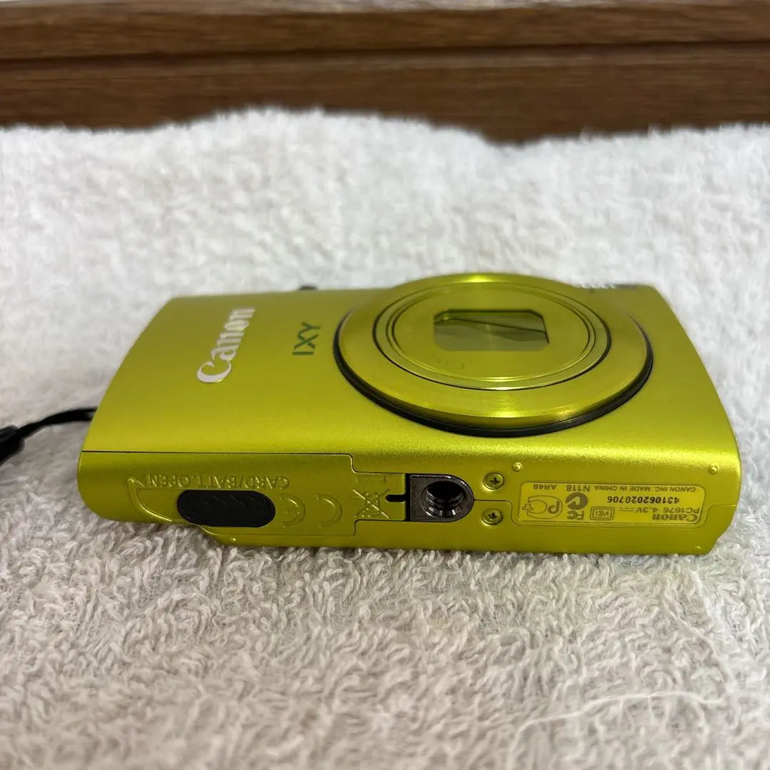 Beautiful condition, rare, Canon IXY 600F, light green