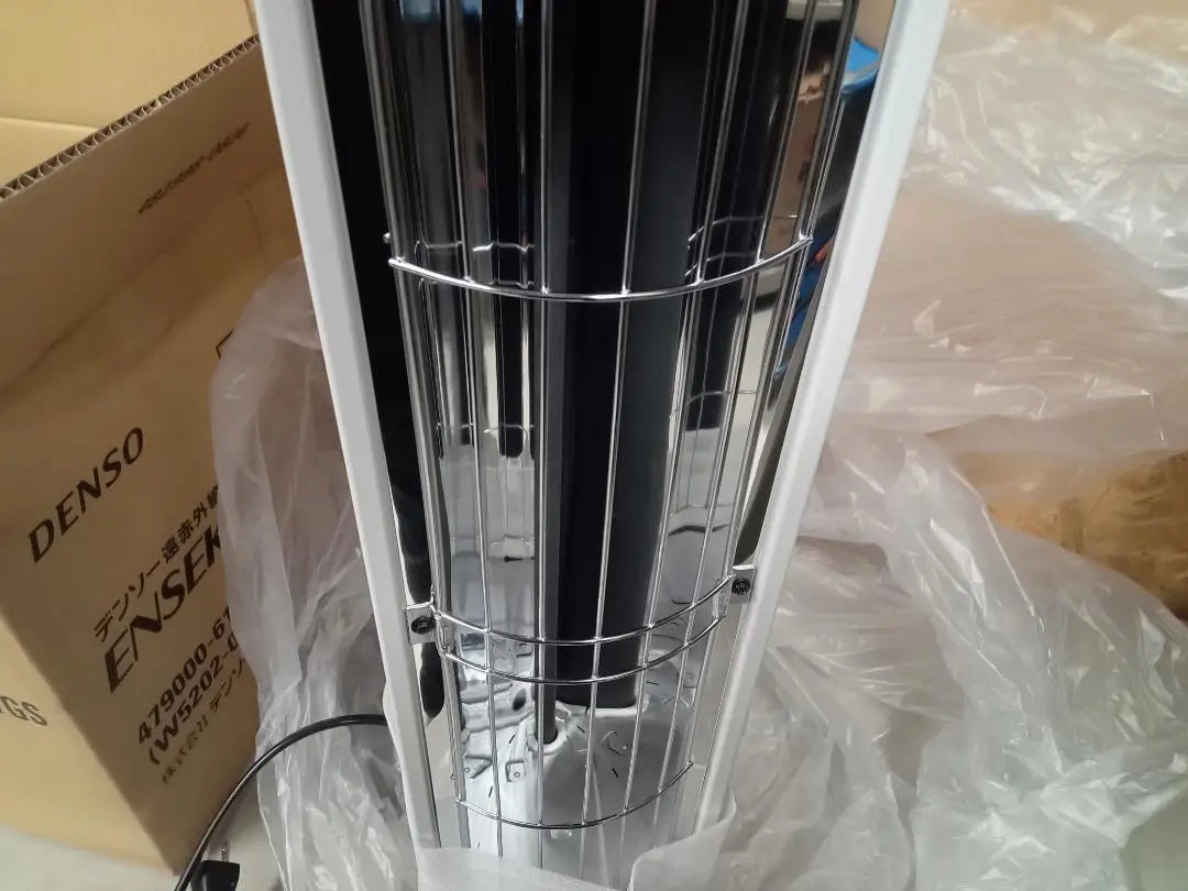 Unused DENSO Denso Far infrared heater ENSEKI EU-7GS | 未使用　DENSO　デンソー　遠赤外線ヒーター　ENSEKI　EU-7GS