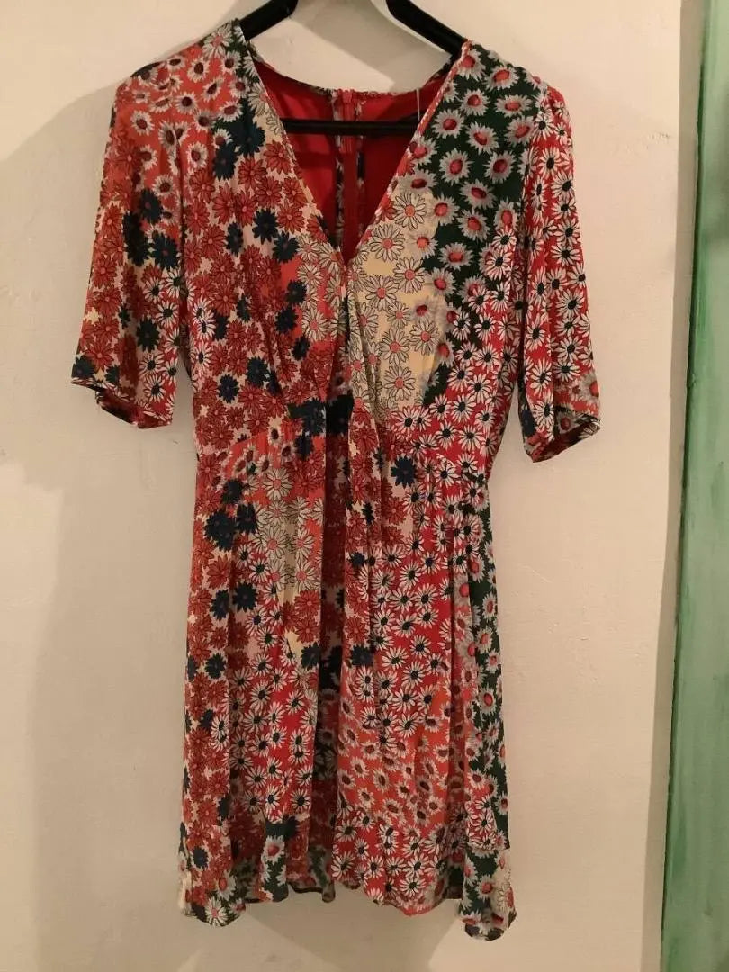 Vestido Patrón Margaret de ZARA Talla S 100% Poliéster Nuevo a estrenar