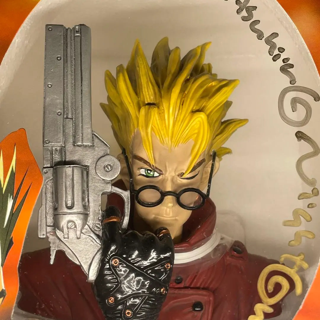 Edición limitada [Nueva y sin abrir] Busto de TRIGUN Vash con autógrafo | 限定品 【新品未開封】TRIGUN ヴァッシュ 胸像 直筆サイン入り