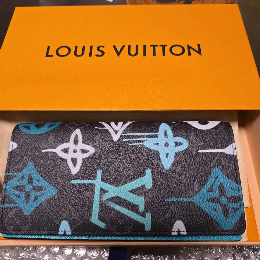 Súper hermoso Louis Vuitton Monogram Eclipse Graffiti Plaza NM