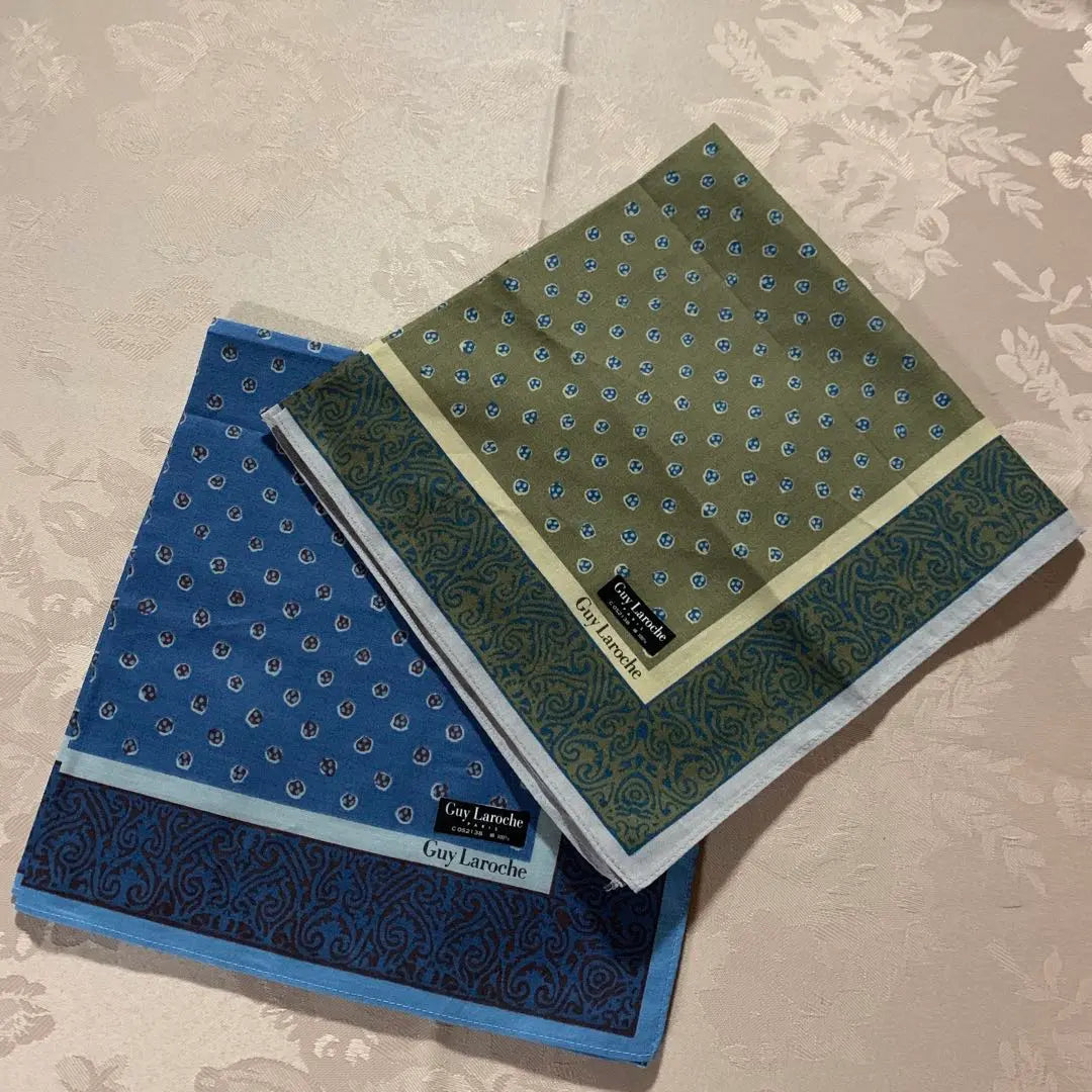 Guy Laroche Dot Pattern Handkerchief 2 Color Set Men's Handkerchief