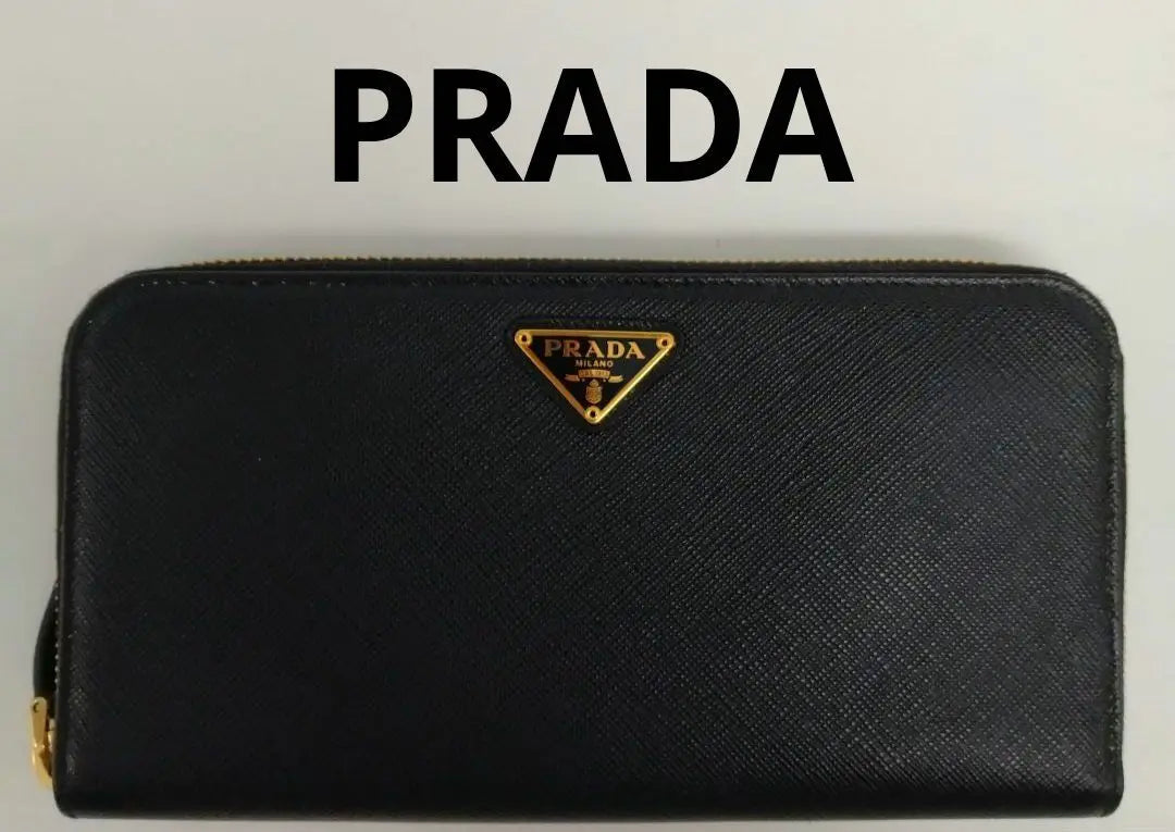 AKW28 Prada, beautiful condition, Saffiano round zipper long wallet, gold hardware