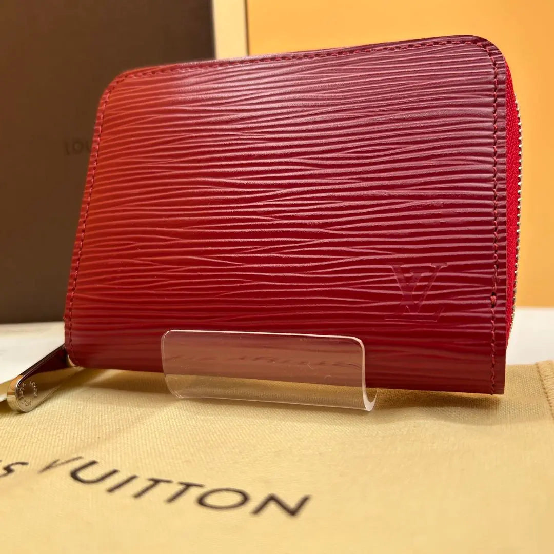 Productos de gran belleza ✨ Monedero con cremallera y cremallera Louis Vuitton Epi M60383