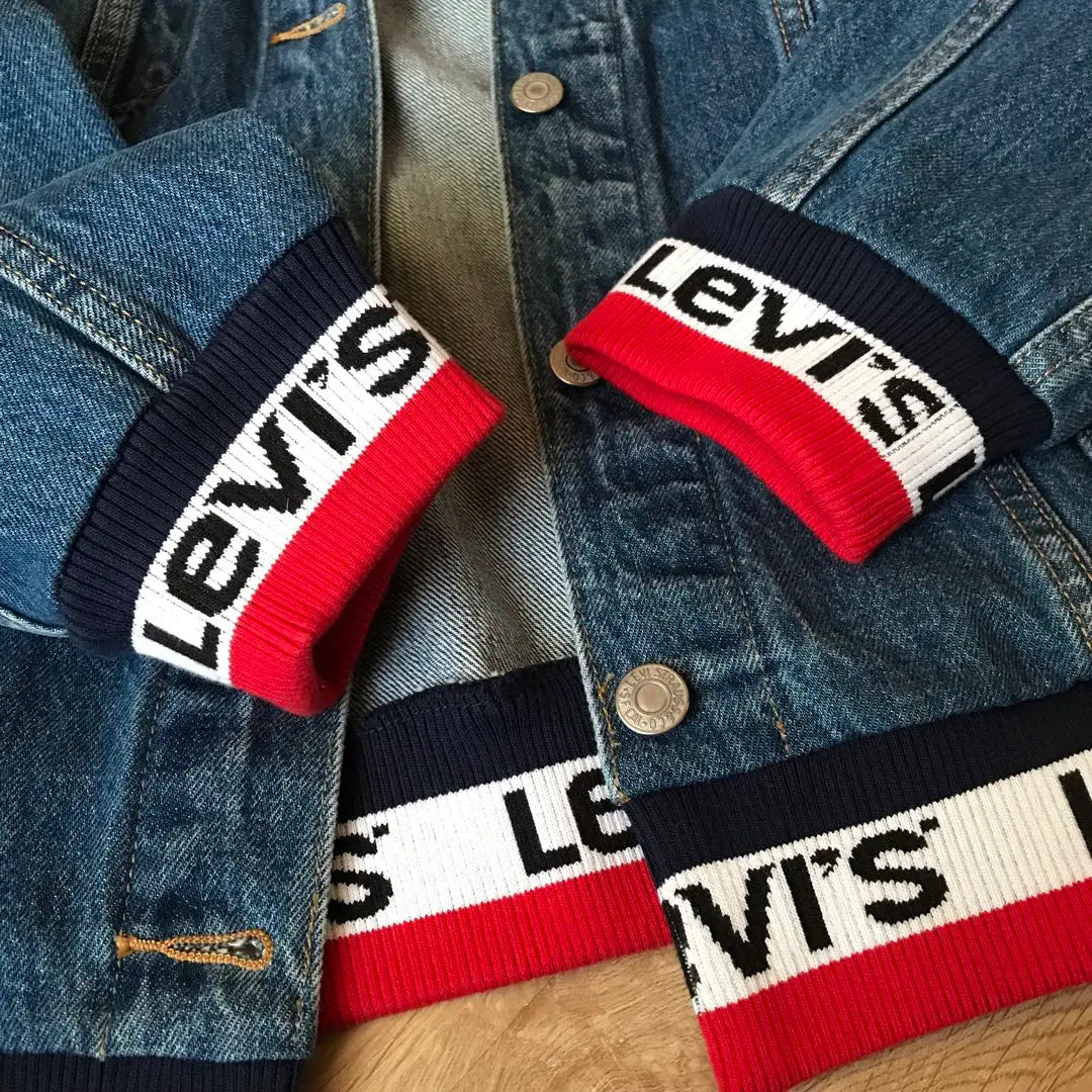 Levi's denim jacket size S