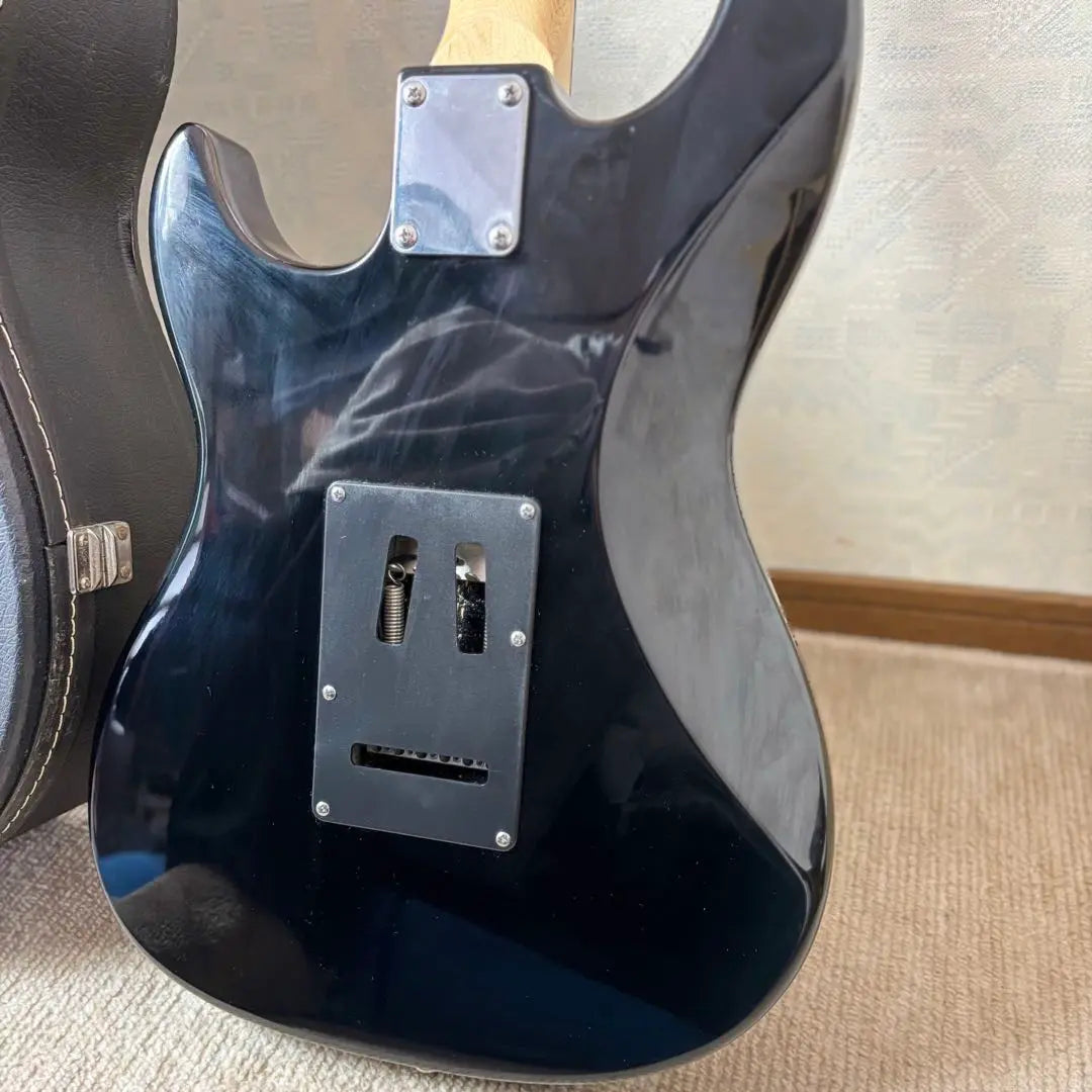 [Guitar] [Good condition] [Good condition] Elioth electric guitar, total length 110cm