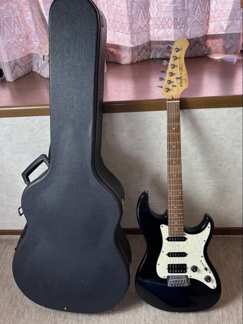 [Guitar] [Good condition] [Good condition] Elioth electric guitar, total length 110cm