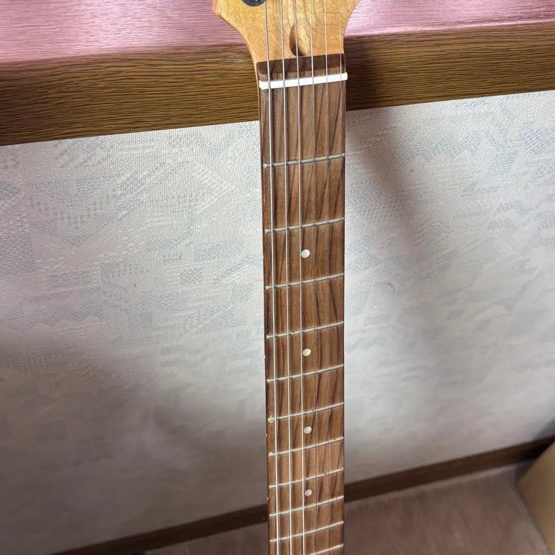 [Guitar] [Good condition] [Good condition] Elioth electric guitar, total length 110cm