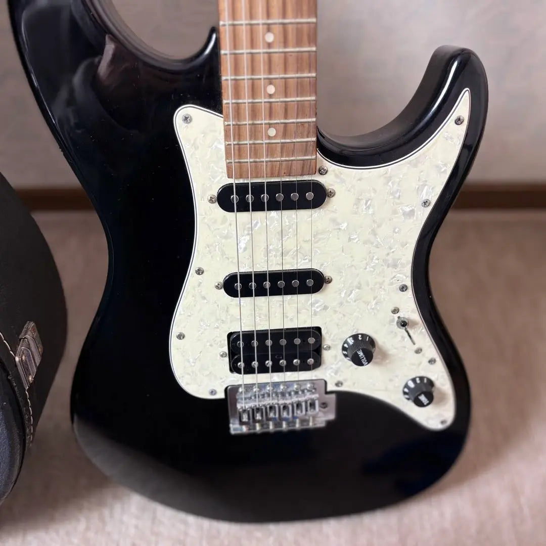 [Guitar] [Good condition] [Good condition] Elioth electric guitar, total length 110cm