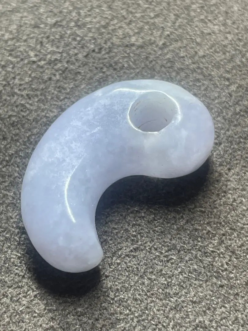 Kofun period jade jade lavender jade exclusive goods | 古墳時代　翡翠製勾玉　ラベンダー翡翠　出土品