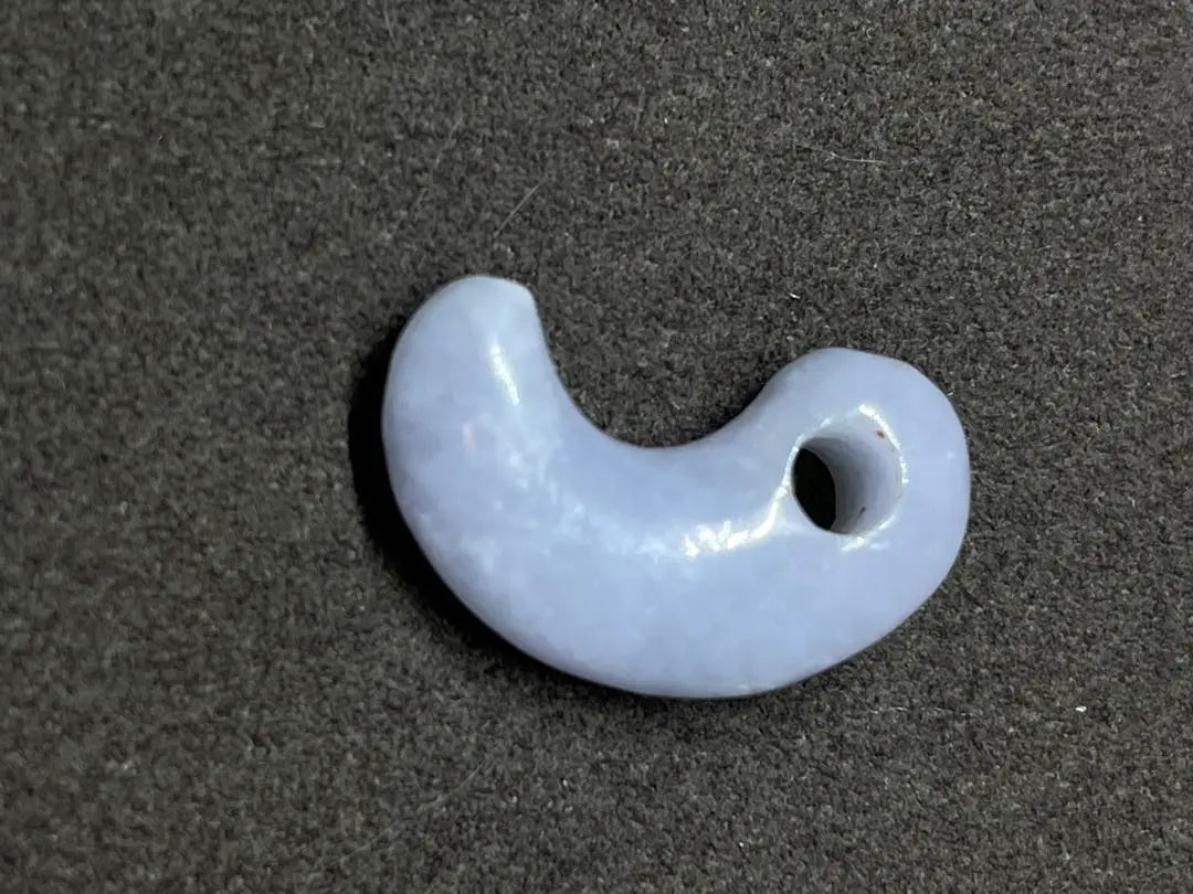 Kofun period jade jade lavender jade exclusive goods | 古墳時代　翡翠製勾玉　ラベンダー翡翠　出土品