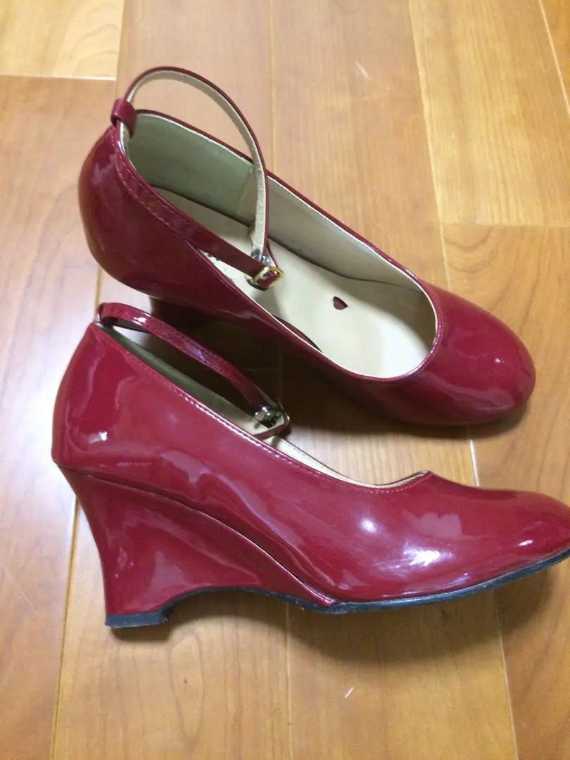 Formal shoes, pumps, bordeaux, ankle strap, enamel