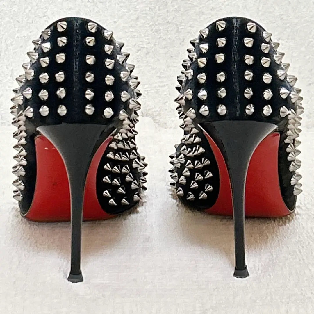 ✨Producto popular✨ [Christian Louboutin] Tachuelas Louboutin