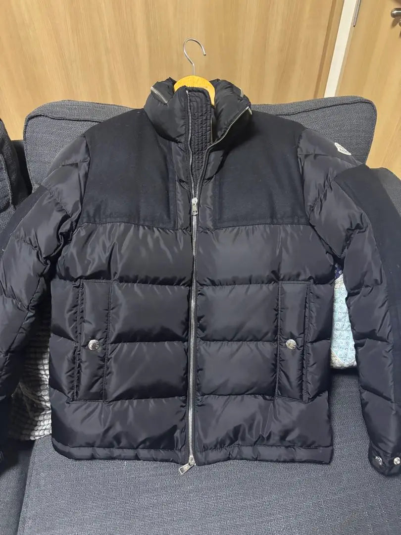 Moncler MONCLER Black Down Jacket Hanger with Cover | モンクレール MONCLER ブラック ダウンジャケット　ハンガー　カバー付き