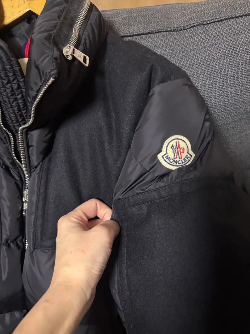 Moncler MONCLER Black Down Jacket Hanger with Cover | モンクレール MONCLER ブラック ダウンジャケット　ハンガー　カバー付き