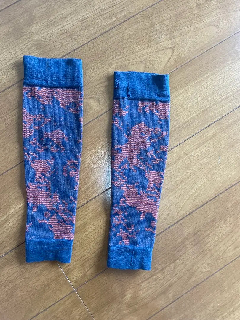 Leg warmer blue and orange pattern