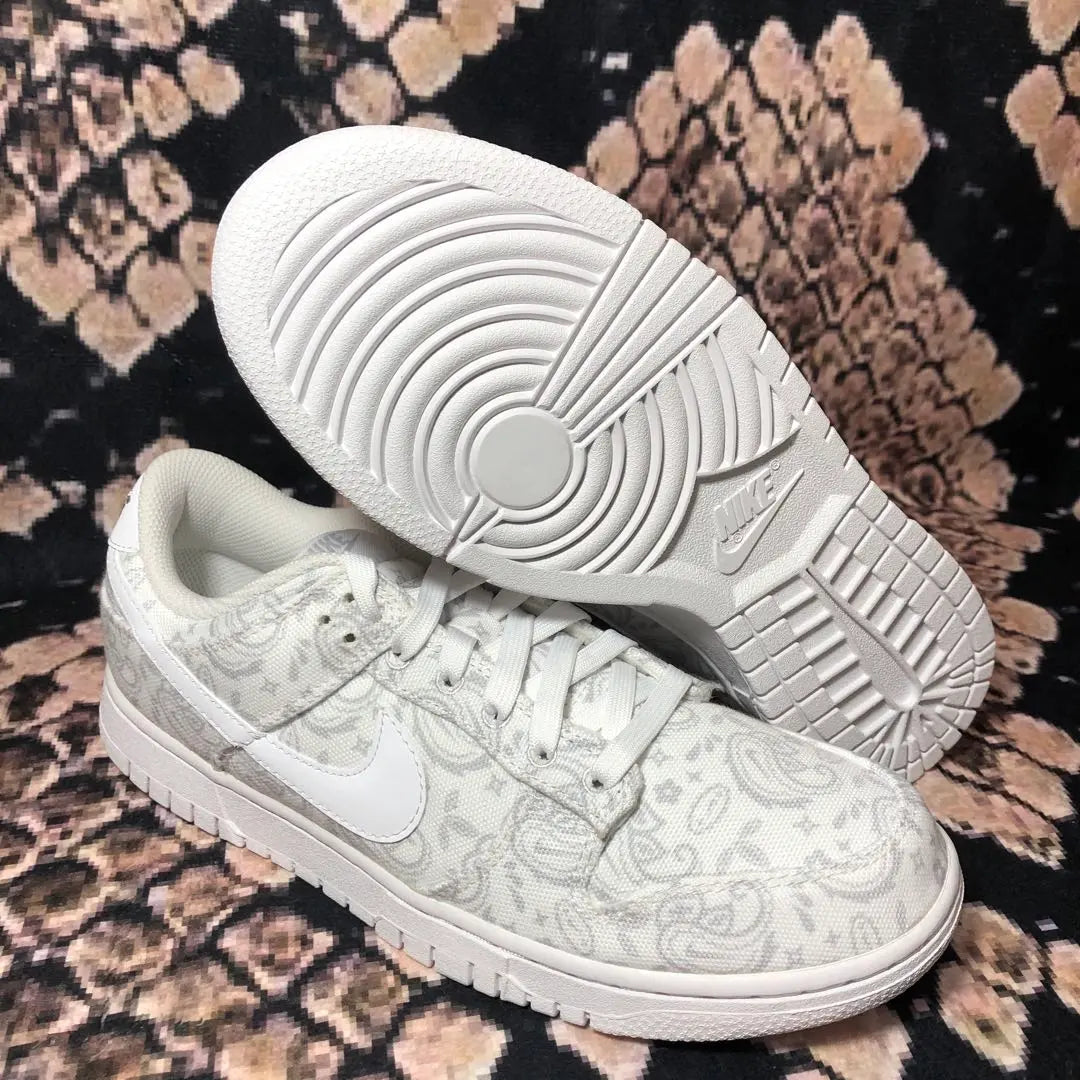 Last 1 point✨ First come, first served‼ ️NIKE✨DUNK LOW✨PAISLEY✨W27cm