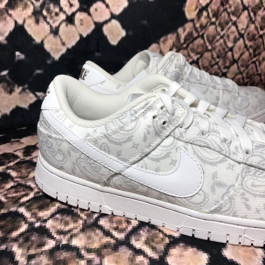 Last 1 point✨ First come, first served‼ ️NIKE✨DUNK LOW✨PAISLEY✨W27cm