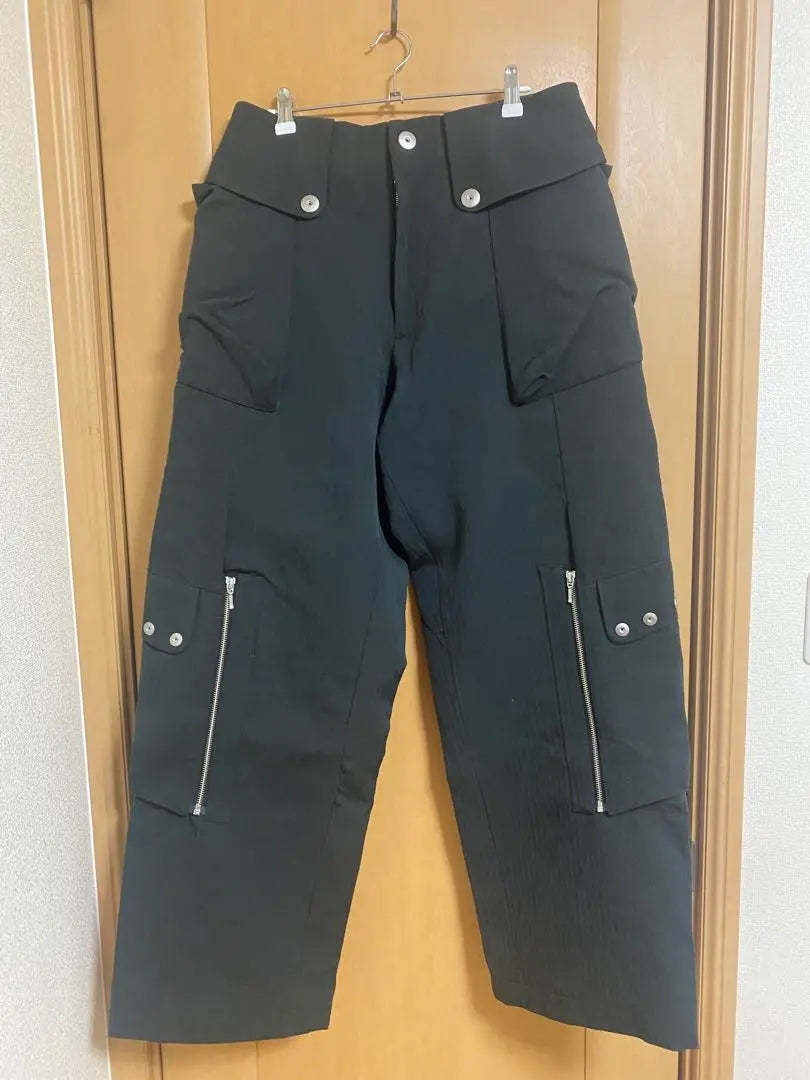 PANTALONES CARGO TOTEM 23AW de Omar Afridi